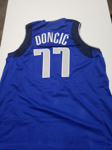 Luka Doncic Dallas Mavericks custom jersey XL blue